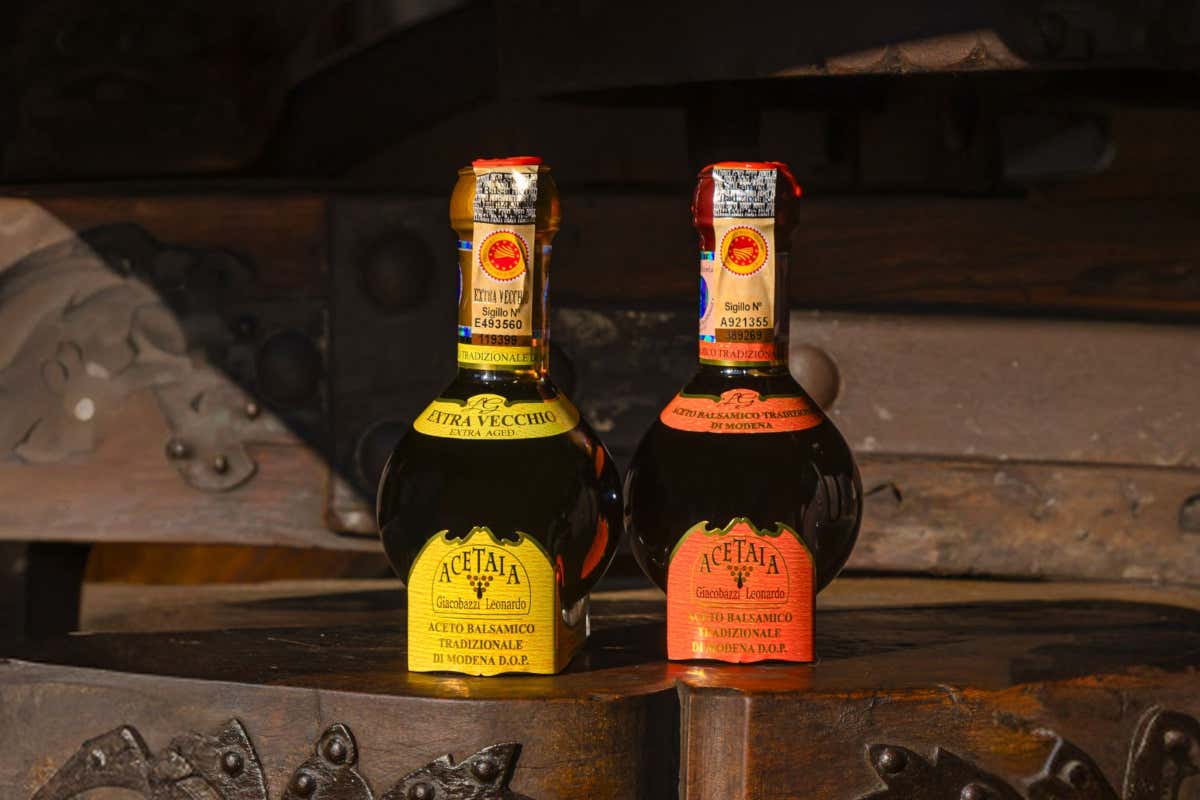 Eximium: la confezione che racchiude l’anima dell’Acetaia Leonardo Giacobazzi Eximium: la confezione che racchiude l’anima dell’Acetaia Leonardo Giacobazzi